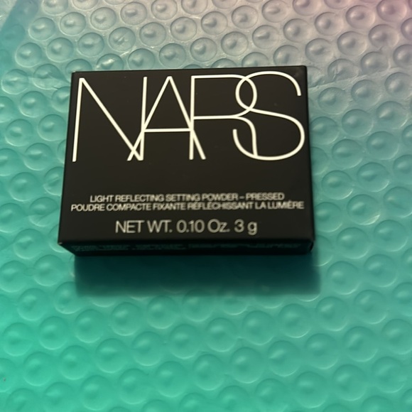 NARS Translucent Setting Powder - Crystal - Picture 2 of 3